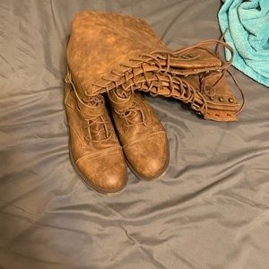 Women’s boots